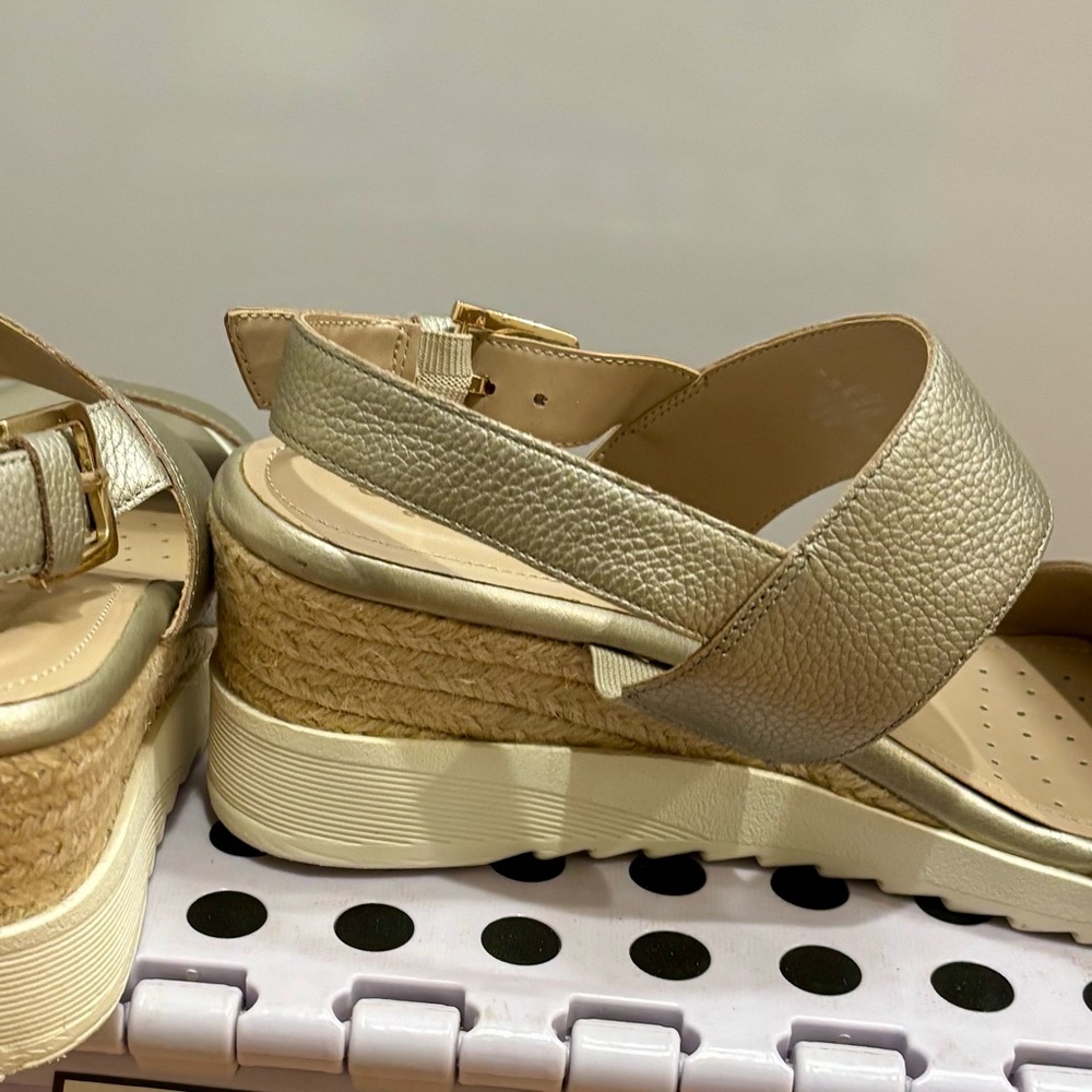 Easy Spirit Evolve Zen Leather comfort espadrille wedge sling back. Size 10 - Picture 8 of 9